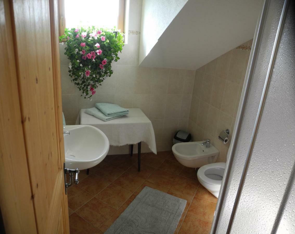 Naschthof Apartment Dobbiaco Ngoại thất bức ảnh